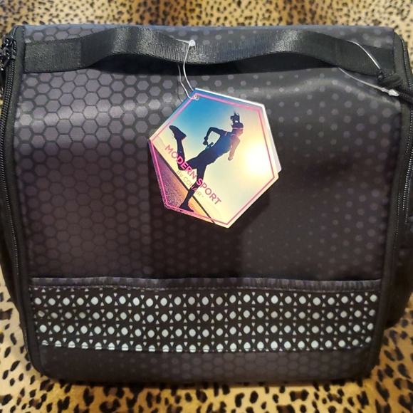 CONAIR Handbags - Conair Modern Sport 7 Piece Gym Organizer
